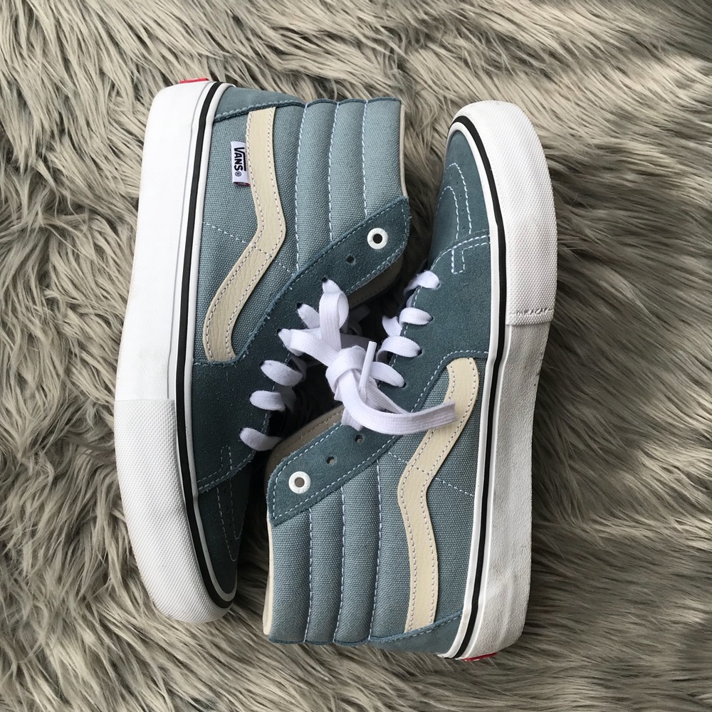 vans/ high tops